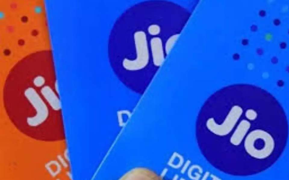 Reliance Jio brings new plans, prices rise by up to 39%
