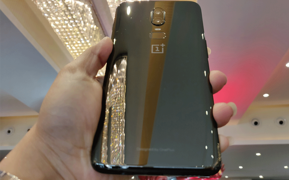 OnePlus 6 with all-glass design now in India