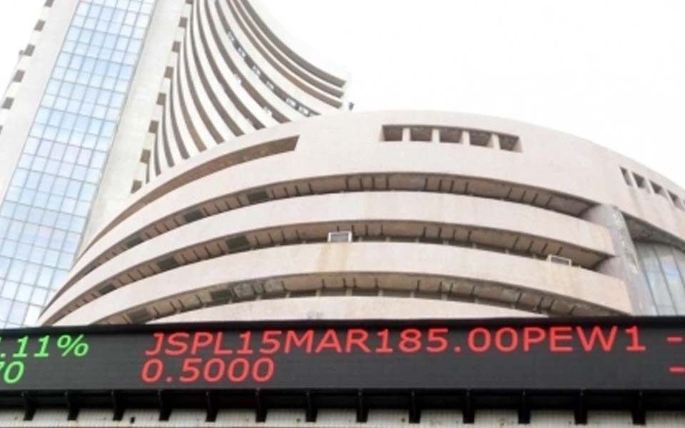 Sensex sinks 642 points as crude oil woes persist