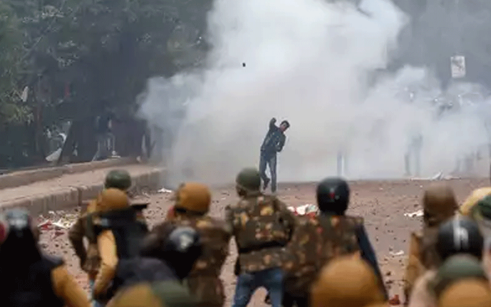 Police fire teargas shells as anti-CAA protesters turn violent in Aligarh