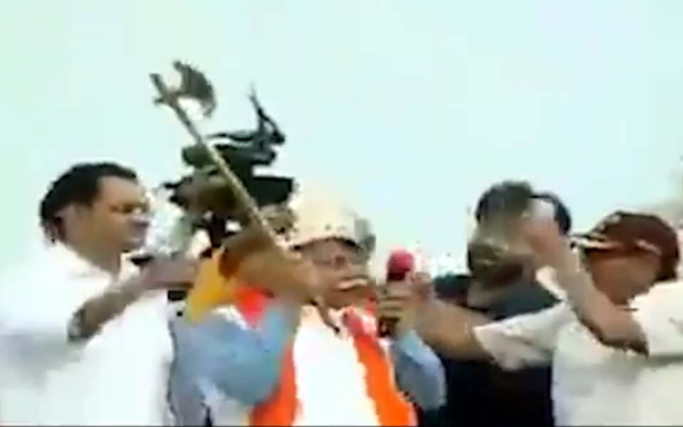 'Gardan kaat doonga teri': Haryana CM Manohar Lal Khattar threatens his aide