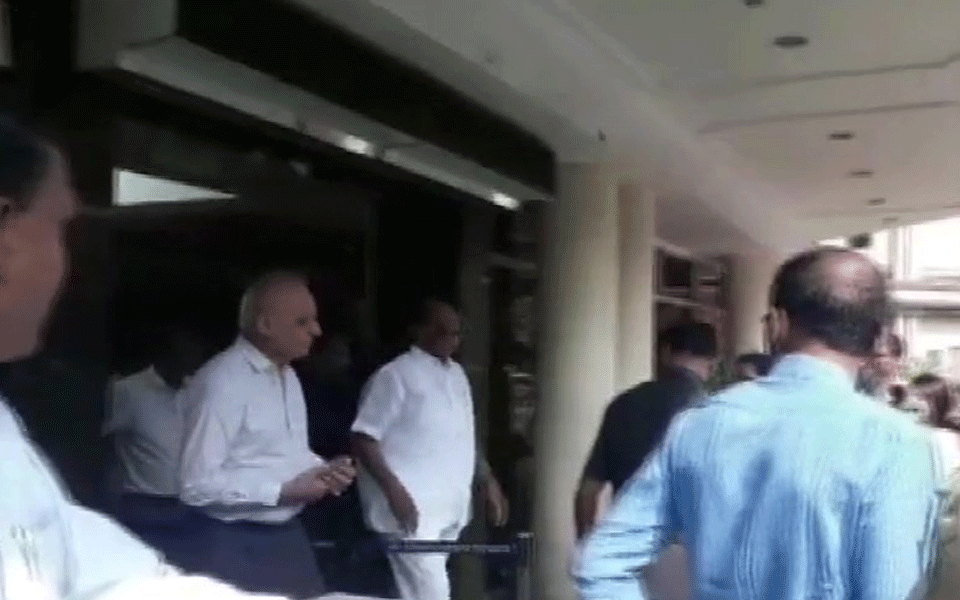 Sharad Pawar visits ailing Shiv Sena leader Sanjay Raut
