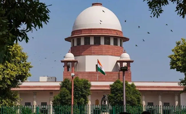 Remarks on Allopathy: SC asks Ramdev to implead complainants in his plea for stay of criminal probes