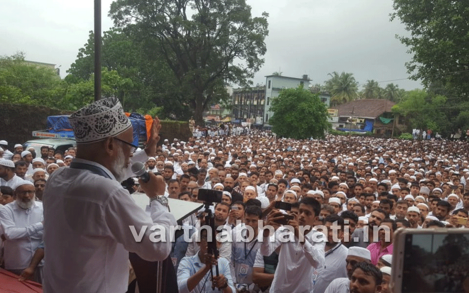 Despite heavy rain, thousands join protest march against Mob lynching in Bhatkal