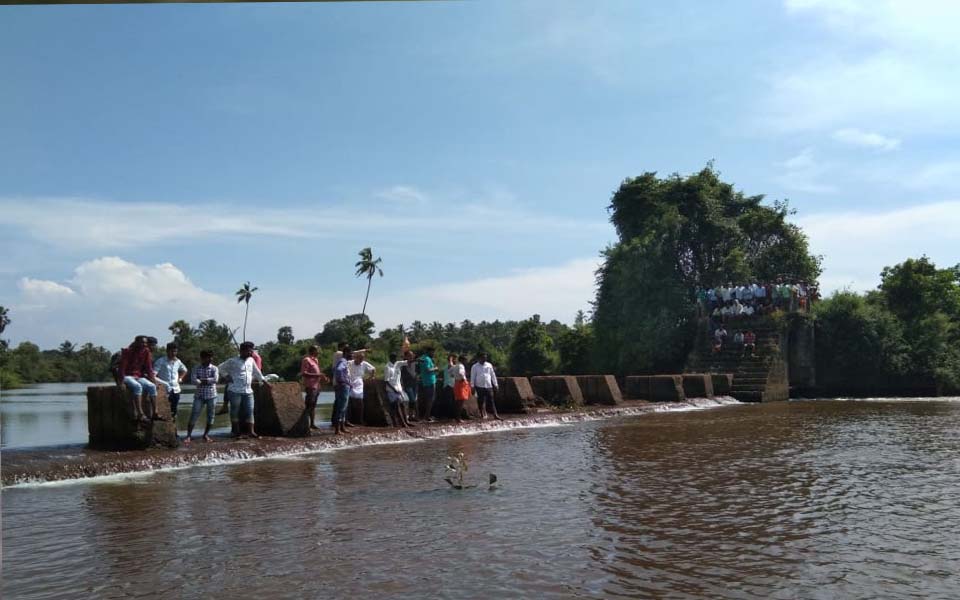 Two primary school students die of drowning while swimming in Byndoor