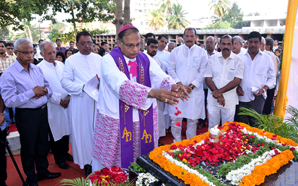 George Fernandes memorial inaugurated at Bejai church