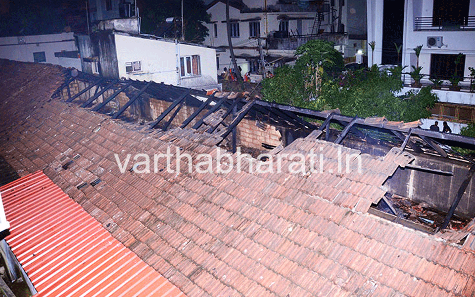 Fire breakout in Pandeshwar; 7 house on catches fire