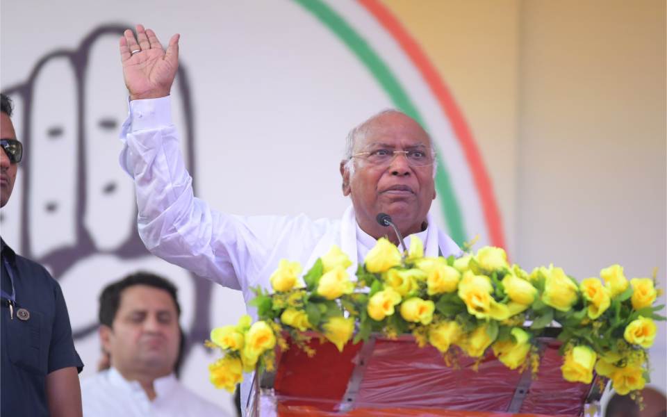 'At least come for my funeral...,' Cong chief Kharge's emotional pitch at rally on home turf