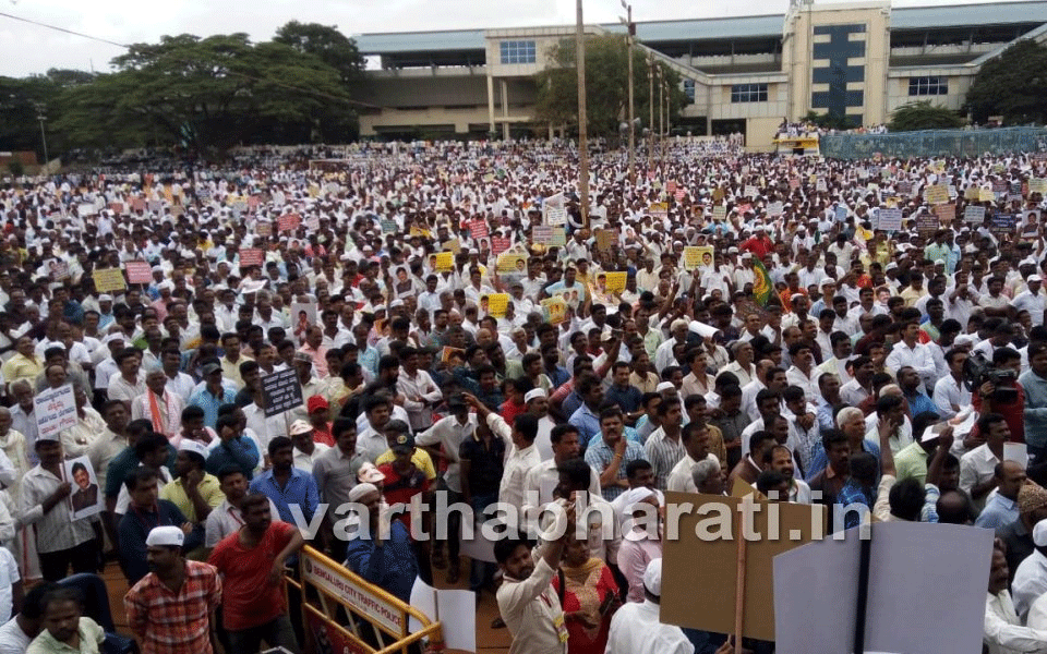 DK Shivakumar arrest: Thousands of Vokkaligas protest in Bengaluru