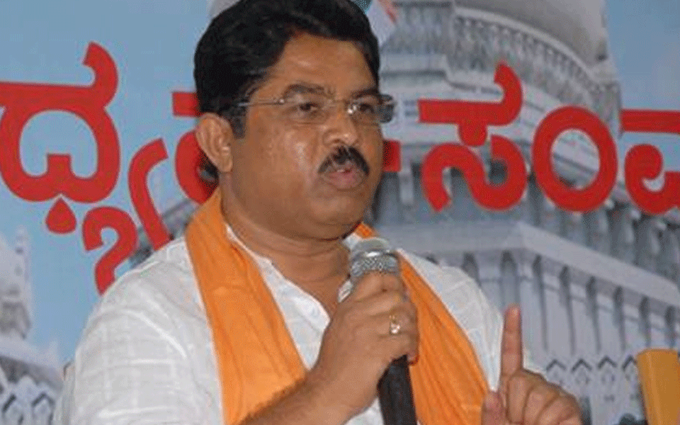 Former Dy CM R Ashok demands resignation of CM, Siddaramaiah
