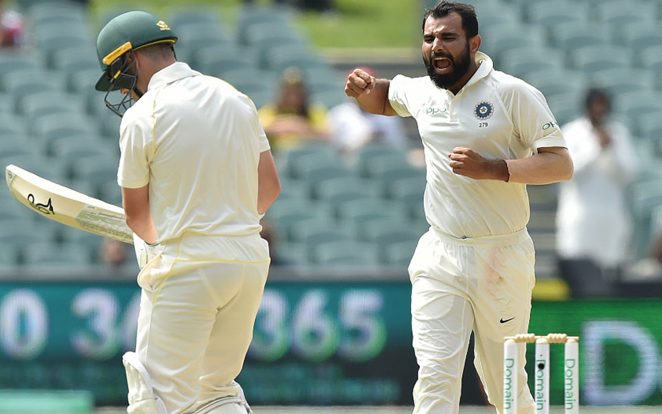 Marsh and Head fall as India close on Australia Test win