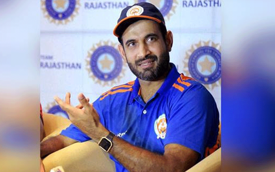 Dhoni used to control bowlers in 2007 but started trusting them in 2013, became calmer: Irfan Pathan
