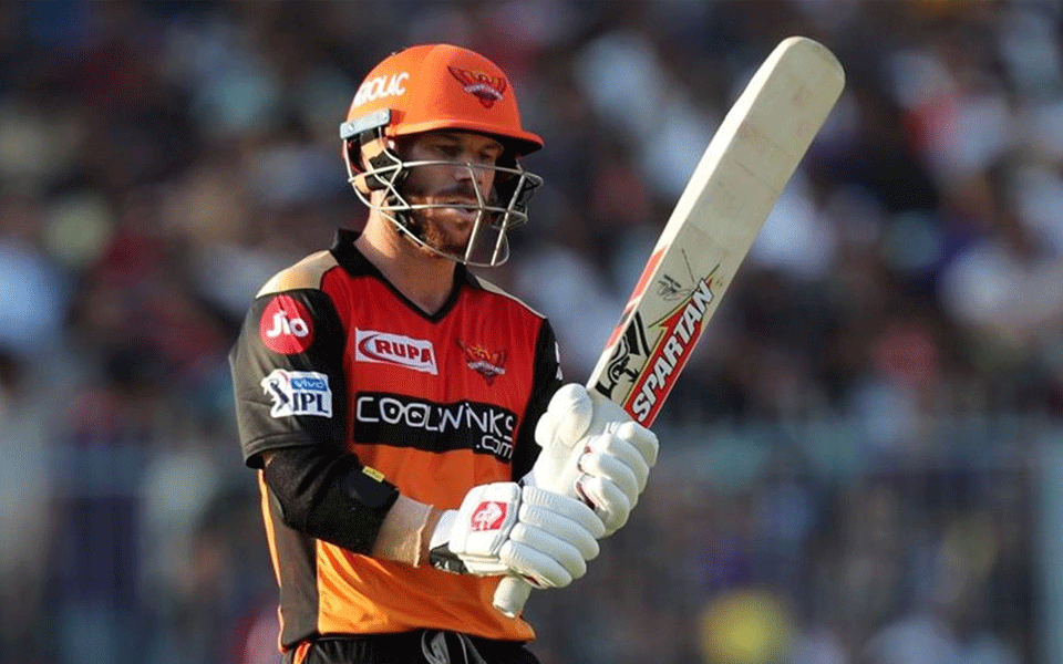 Warner returns with a bang, takes SRH to 181/3