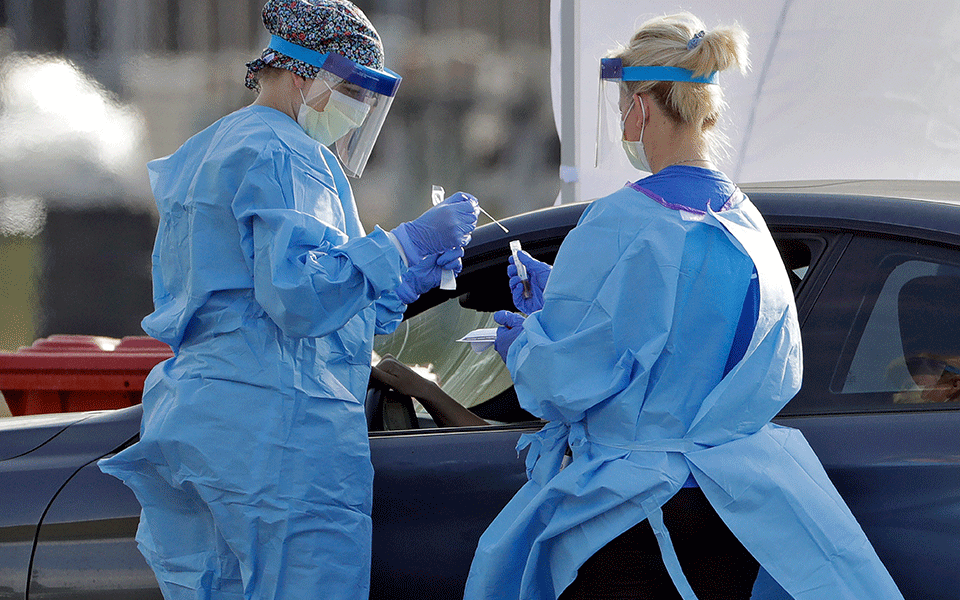 Global coronavirus death toll passes 90,000