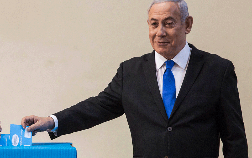 Israel election: Exit polls show Netanyahu behind main rival Gantz