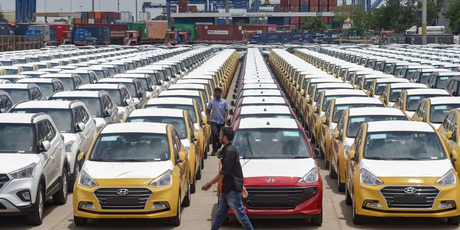 Lockdown impact; Automotive industry suffered Rs 2,300 cr loss per day, 3.45 lc job loss: Par panel