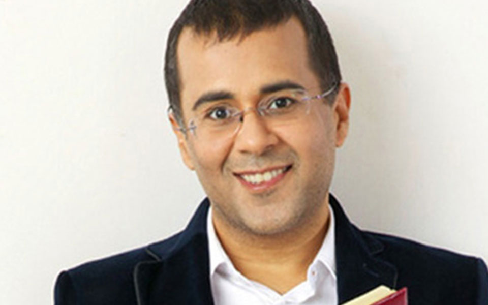 Amazon Publishing acquires Chetan Bhagat's next six books