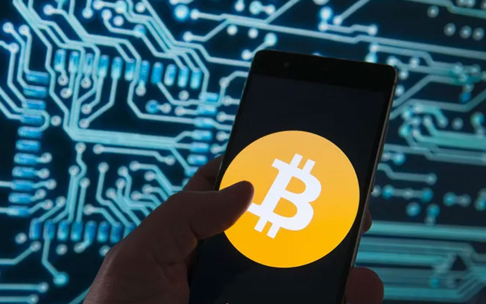Apple bans cryptocurrency mining on iPhones, iPads