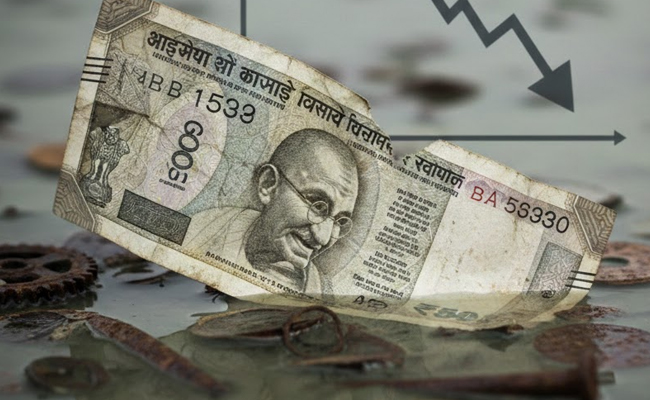 Rupee falls 17 paise to 92.71 against US dollar in early trade