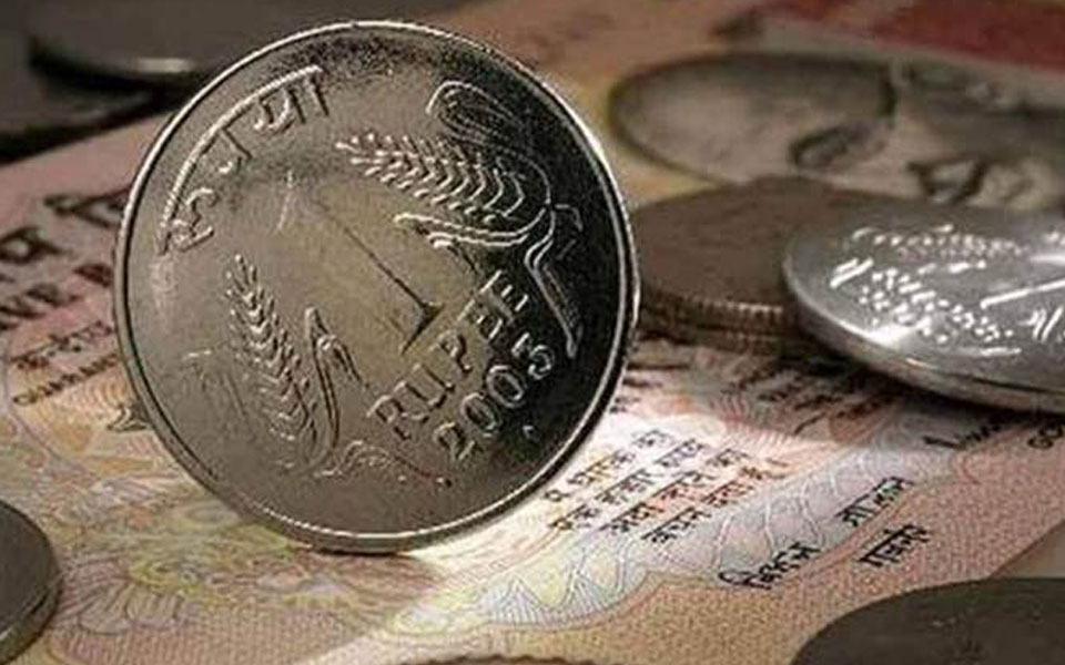 Rupee falls 16 paise to 73.61 against US dollar in early trade