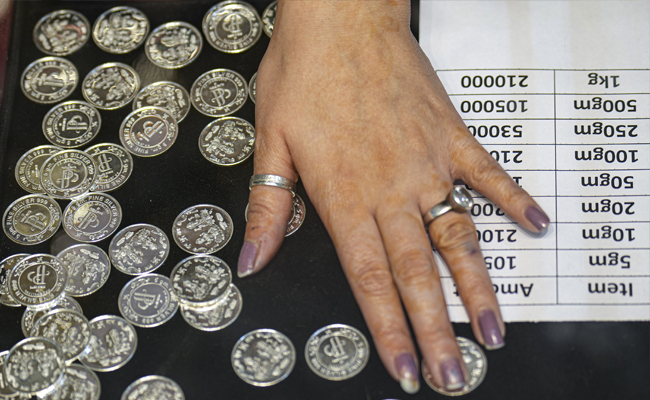 Silver defies gravity; hits another record of Rs 2.92 lakh/kg in Delhi