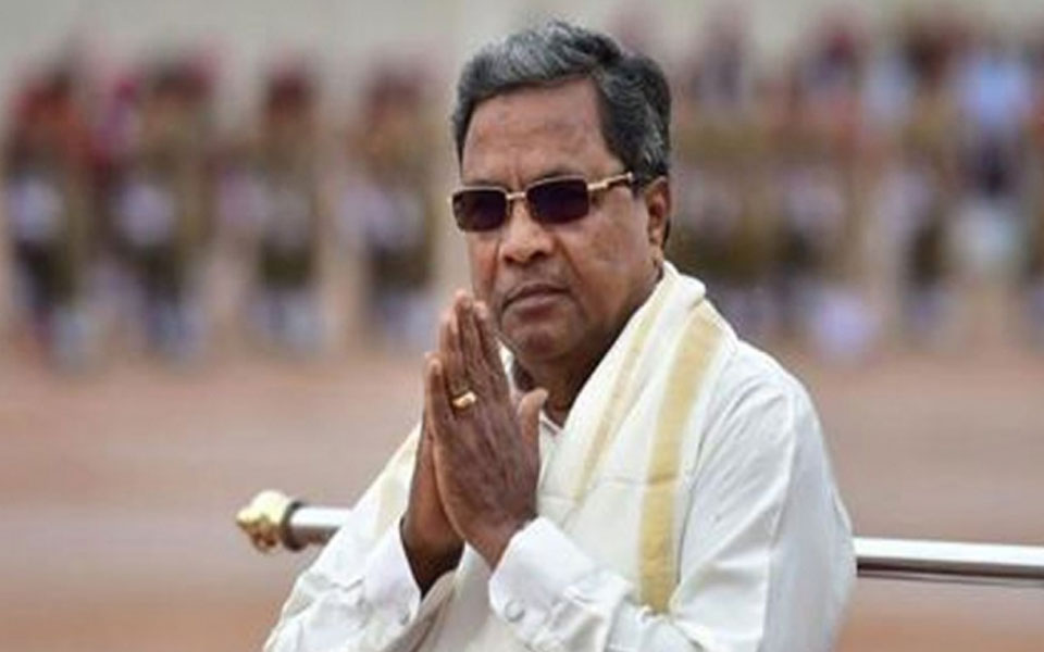 Siddaramaiah's announcement causes flutters in congress