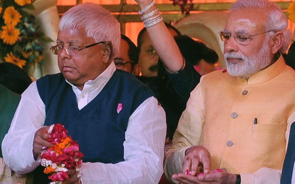 Are Lalu Yadav and Narendra Modi playing a fixed match in Bihar?