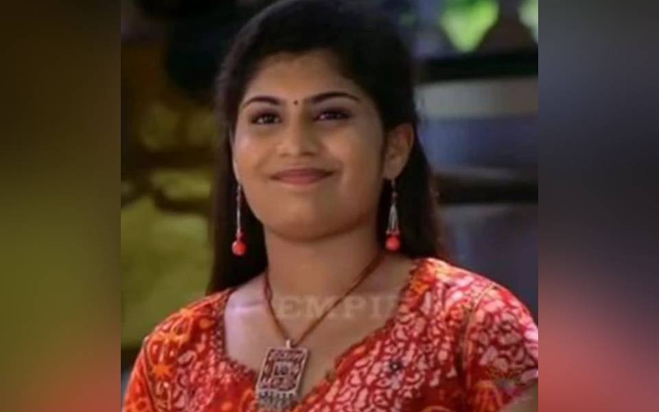 Eight month pregnant Malayalam serial actress Dr Priya dies of heart attack; baby on ventilator