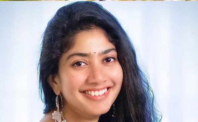 Sai Pallavi slams reports of turning vegetarian for 'Ramayana', warns of legal action