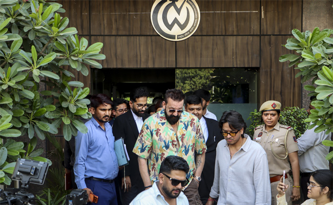 'Sarke Chunar' row: Sanjay Dutt apologises; to sponsor education of 50 tribal girls