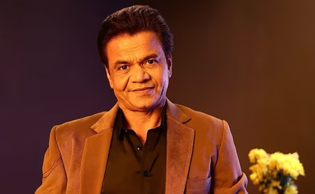 Actor Rajpal Yadav walks out of Tihar Jail after HC suspends sentence in cheque bounce cases