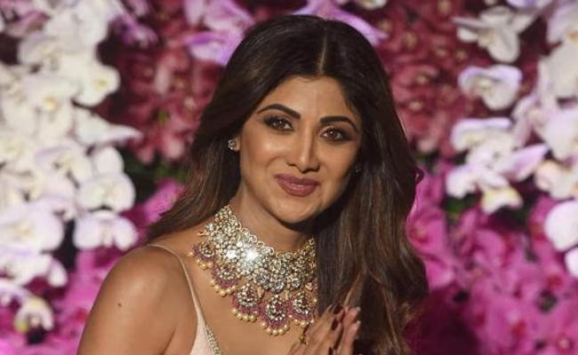 Actress Shilpa Shetty's restaurant booked for breaching operating hours