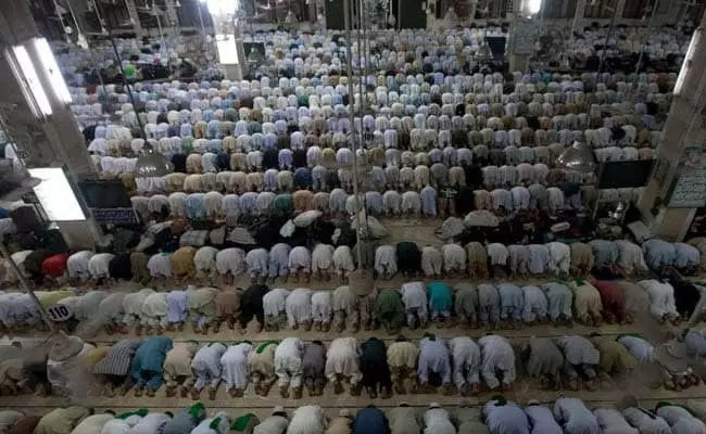 Amid rising tensions, Kuwait cancels Taraweeh prayers