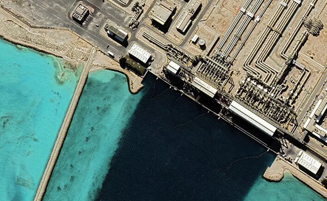 Qatar: Fire reported near world’s largest LNG production facility Ras Laffan after Iranian targeting