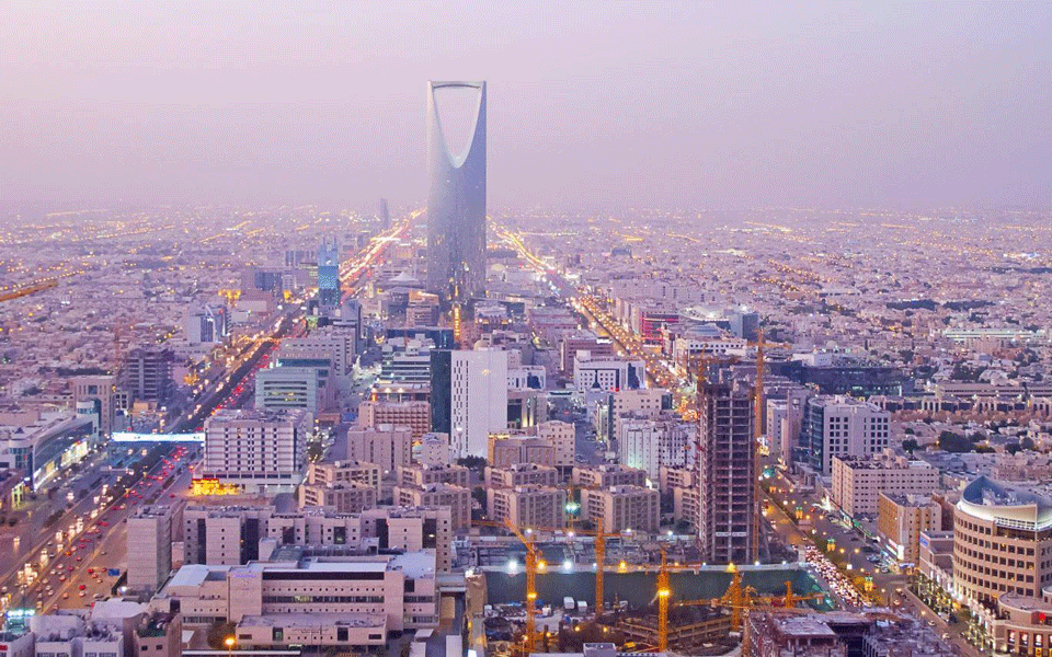Saudi introduces free visa for foreign scientists, experts