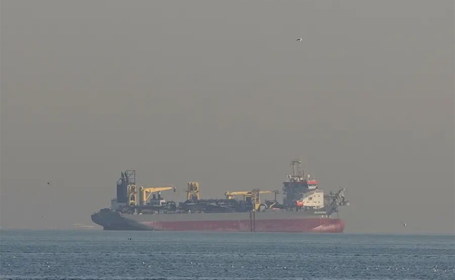 Oman says oil tanker attacked off its port on the Strait of Hormuz, injuring 4
