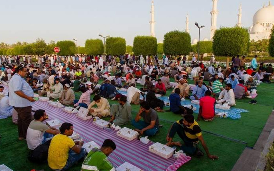 Abu Dhabi's Sheikh Zayed Grand Mosque: Grand Iftar that feeds 35,000 people every day  