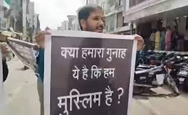 BJP MLA's son urges employers to sack Muslim employees, Hindu traders join protest against remark