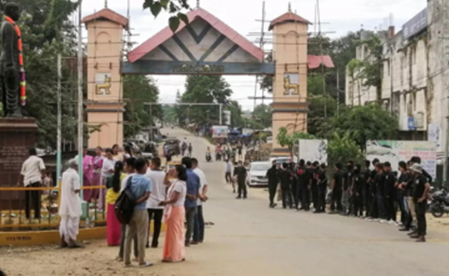 Security beefed up in Imphal, as valley MLAs asked to meet Arambai Tenggol