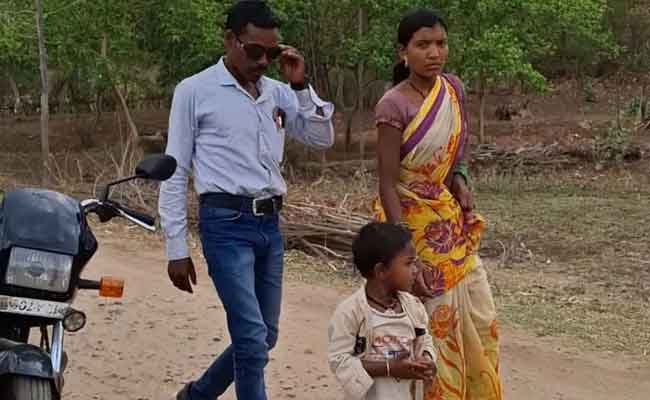 Tribal woman with zero bank balance runs for Lok Sabha elections in Chhattisgarh