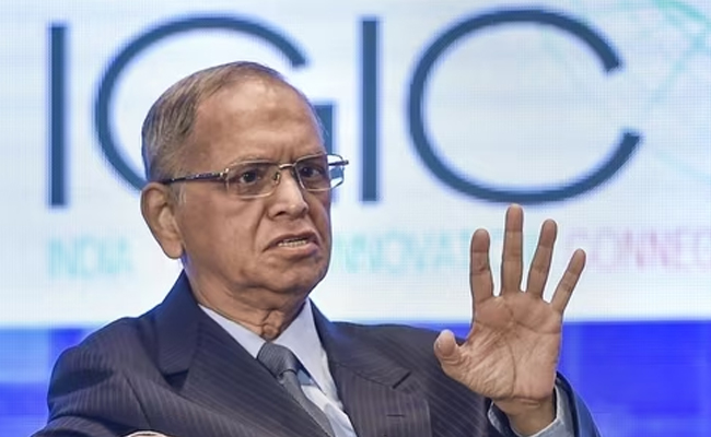 US client once made Narayana Murthy sleep on box in storeroom: Book