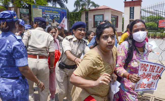 Teacher recruitment exam aspirants protest near Bihar CM's residence; police resort to lathi-charge
