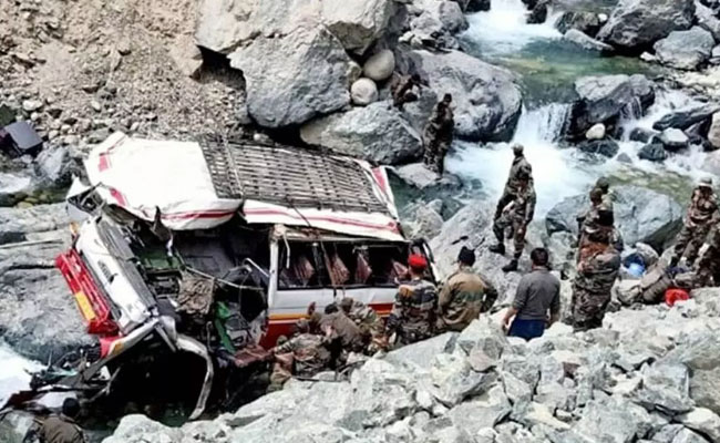10 army soldiers killed in road accident: Mehbooba Mufti offers condolences