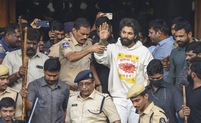 Theatre stampede case: Actor Allu Arjun appears before court virtually, files regular bail petition