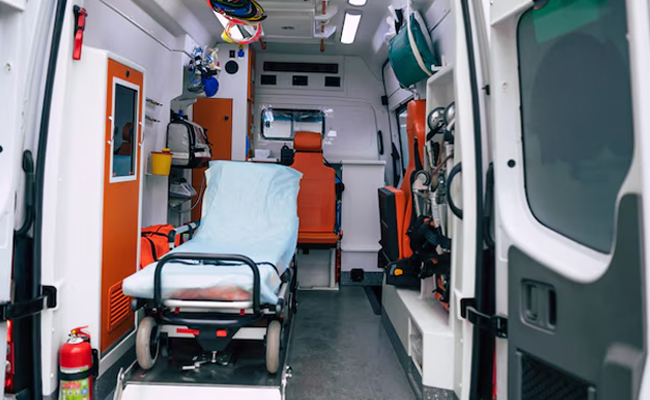 Woman in labour dies while being transported in ambulance lacking oxygen support