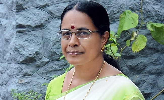Former CPI(M) MLA Aisha Potty joins Congress in Kerala