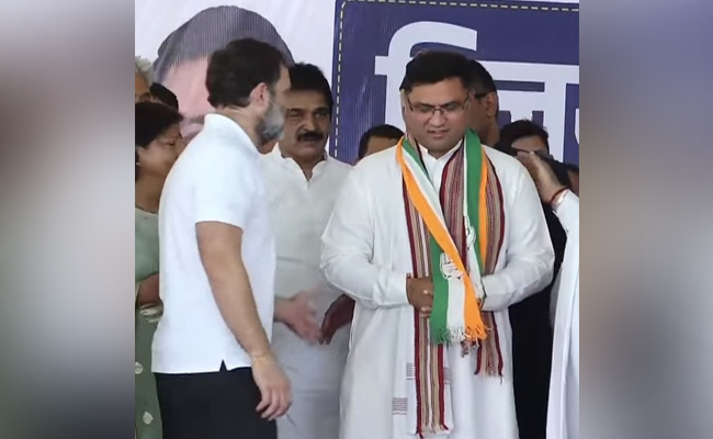 Days before Haryana polls, BJP's Ashok Tanwar joins Cong at Rahul Gandhi's rally