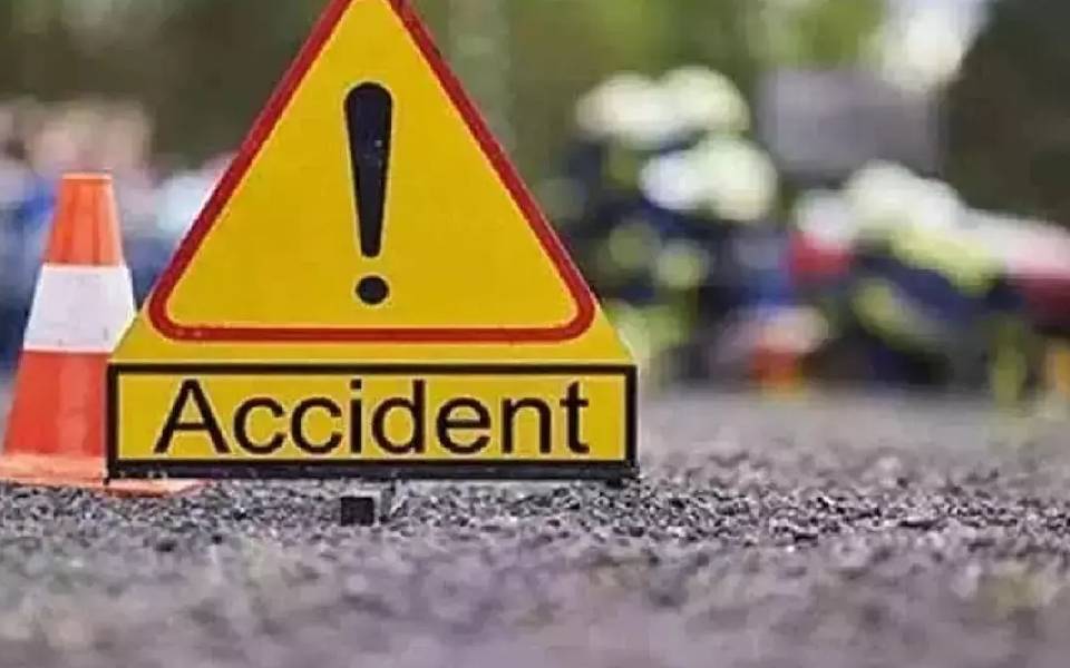 Seven die as truck collides with Bengaluru-bound govt bus in Andhra Pradesh