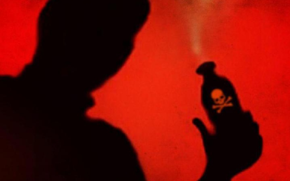 Man throws acid on wife, daughters in UP village