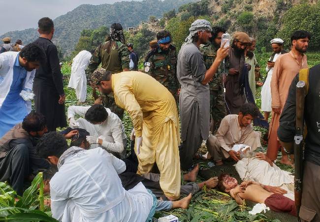 Earthquake destroys villages in eastern Afghanistan and kills 800 people, with 2,500 injured